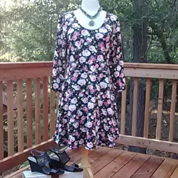 TOMSWARE  Dark Floral 2X Dress - Picture 1 of 5